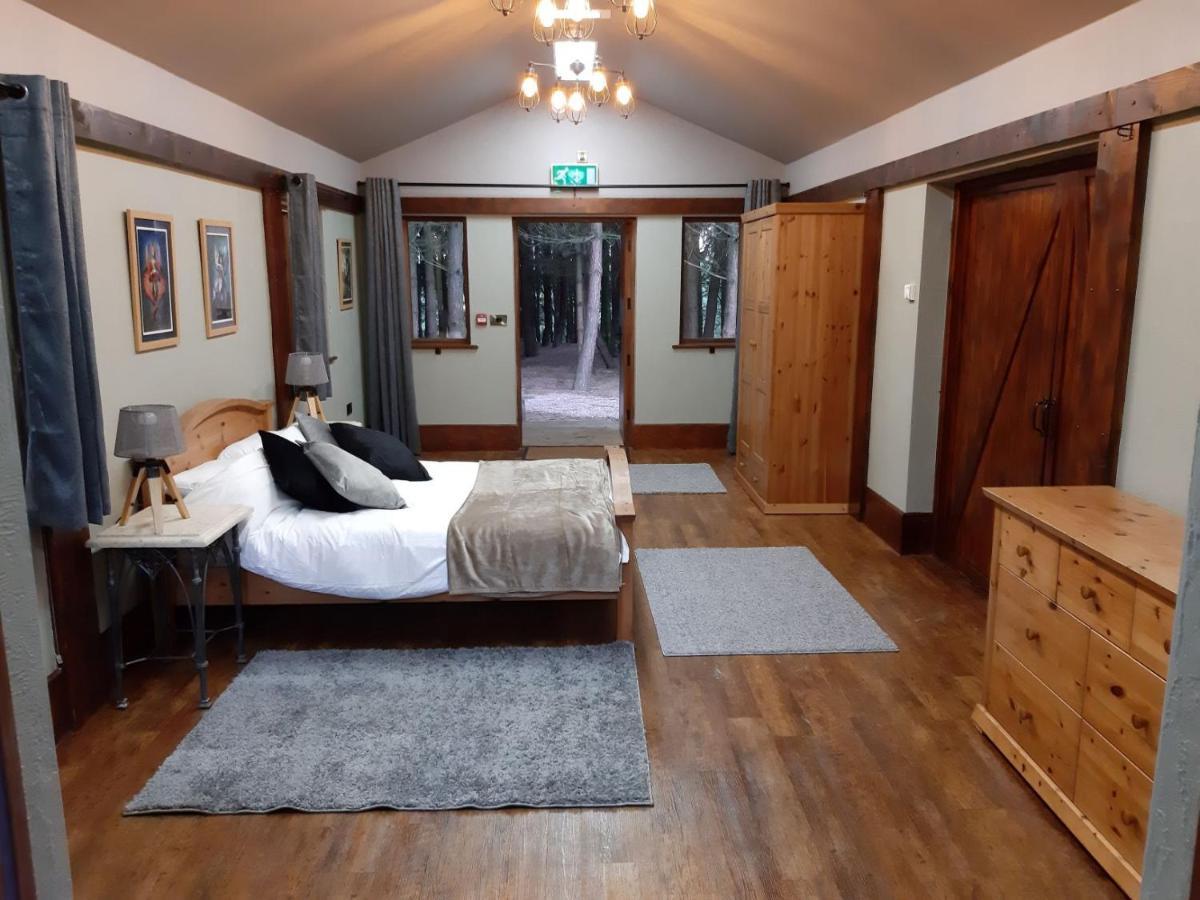 Wyldwood Lodge Cheadle  Exteriör bild